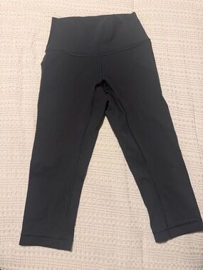 lululemon Capri Leggings Wunder Train
High-Rise Crop 21